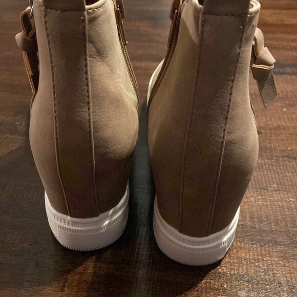 Women’s Report Kismet Tan Chelsea Boots size 7 - Picture 4 of 10